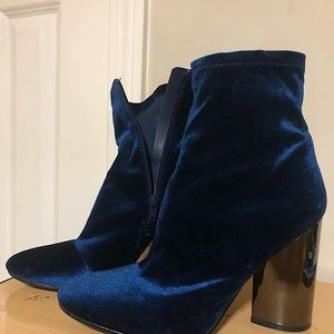 Aldo Blue velvet ankle boots chunky heels